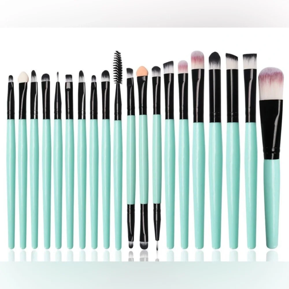 Professional Makeup Brush Set - Mint Green & Black - NEW set of 20